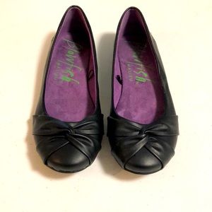 Womens’ Flats